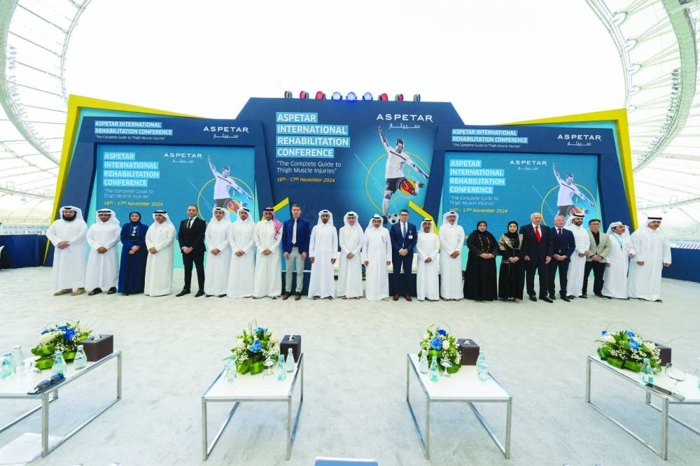 Dignitaries at the opening session of the conference.