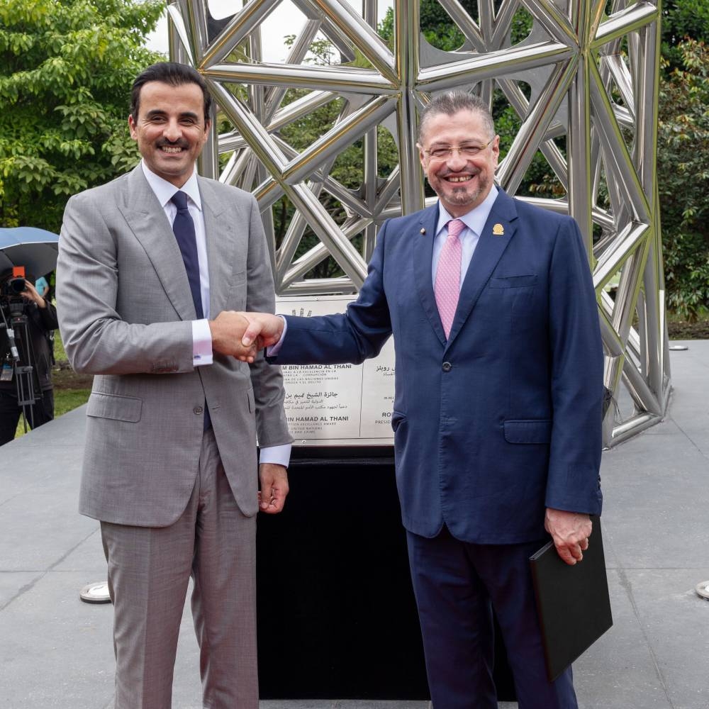 His Highness the Amir Sheikh Tamim bin Hamad al-Thani and President of the Republic of Costa Rica Rodrigo Chavez Robles yesterday unveiled the eighth edition of the HH Sheikh Tamim bin Hamad Al-Thani Anti-Corruption Excellence Award monument, in Parque Espana in San Jose.
