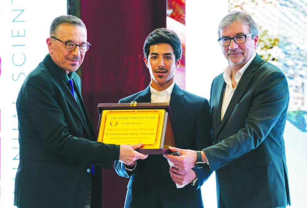 Dr Samir Abbas, Dr Abdulla Almohammadi and Dr Johnny Awwad  receiving the award.