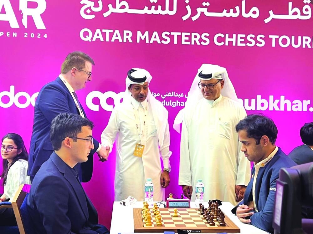 Mohammed al-Mudahka, President of the Qatar Chess Association (QCA), watches India’s Arjun Erigaisi take on Uzbekistan’s Mukhammadali Abdurakhmonov on day one of the Qatar Masters in Doha on Tuesday.