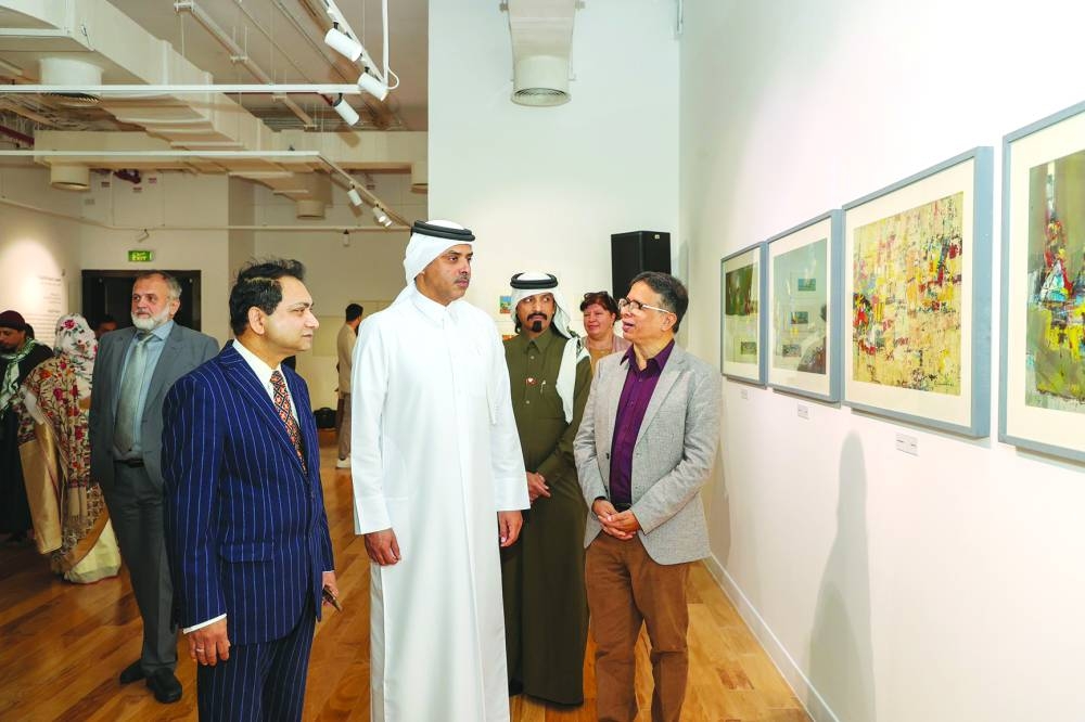 Dignitaries at the exhibition.