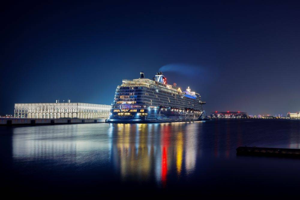 The port’s terminal was recognised by Forbes as one of the most beautiful in the world, which can simultaneously accommodate two cruise ships, each carrying up to 6,000 passengers, and offers around-the-clock immigration and customs services.