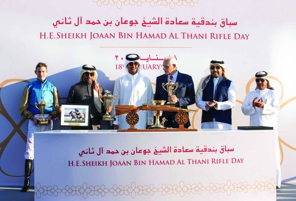 
HE Sheikh Hamad bin Joaan al-Thani with the connections of Abbes, which won the HE Sheikh Joaan Bin Hamad Al Thani Trophy for the four-year-old+ Purebred Arabians. 
