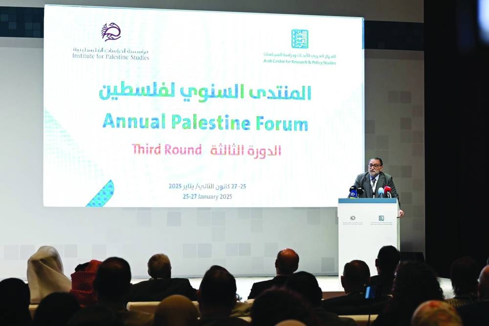 Dr Azmi Bishara, Director General of the Arab Center for Research and Policy Studies, delivering the opening lecture