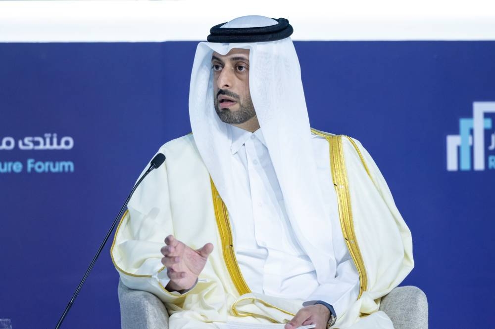 HE the Minister of Municipality Abdullah bin Hamad bin Abdullah al-Attiyah, headed the delegation of the Ministry of Municipality and the Real Estate Regulatory Authority (Aqarat), participating in the activities of the forum.