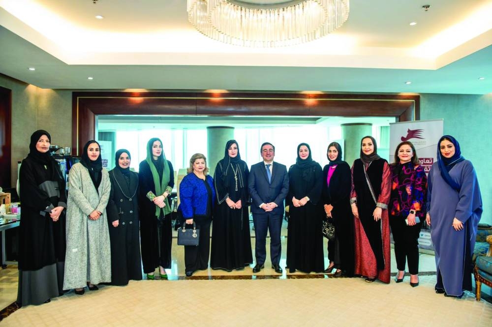 Hosting a meeting with José Manuel Albares, Spanish Minister of Foreign Affairs and his accompanying delegation, in Doha.