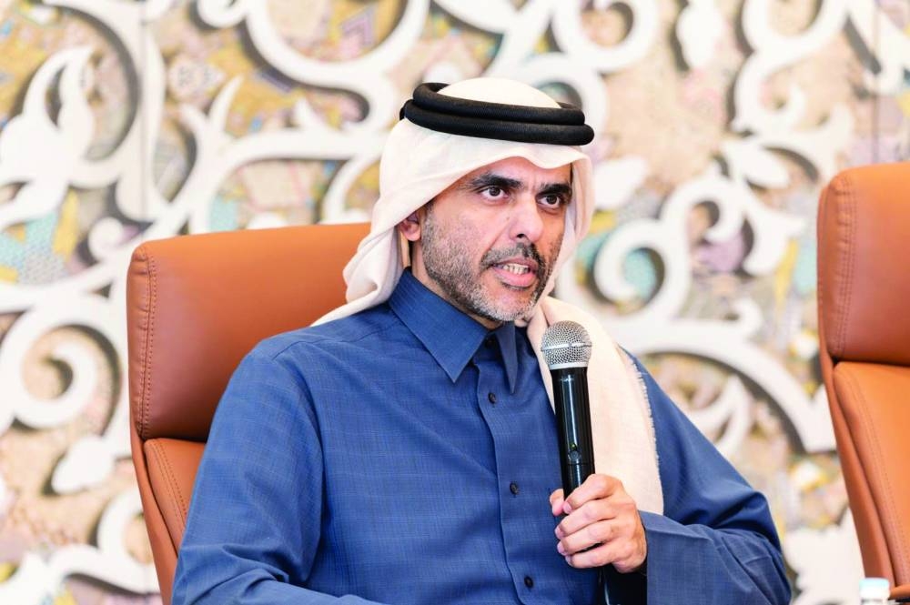 Khalid bin Ahmed al-Obaidli, chairman of Aqarat addresses the forum.