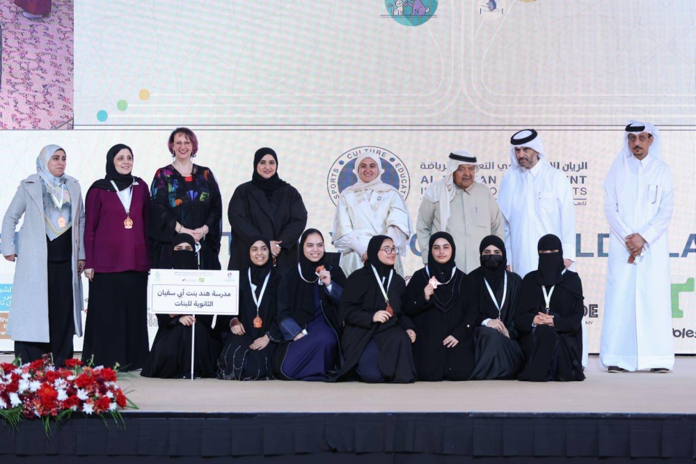 Participants from the Hind bint Abi Sofiane Girls Secondary School with officials.