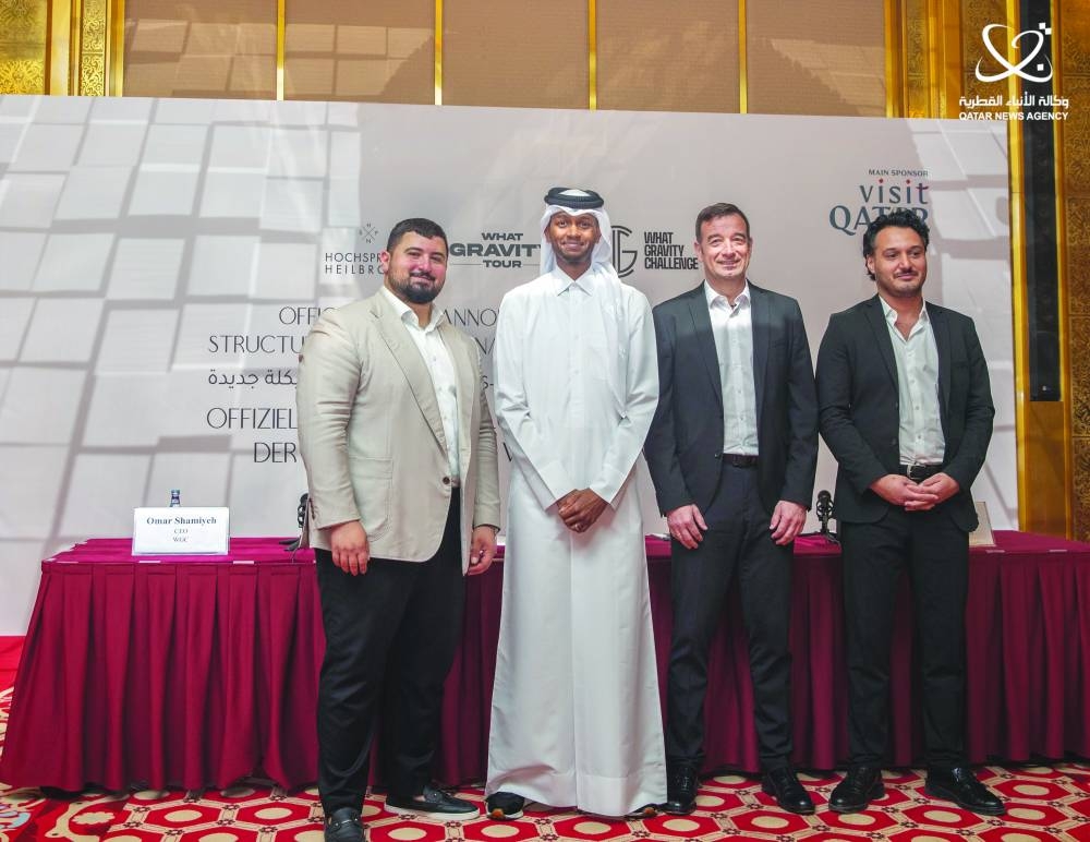 
Mutaz Barshim with Oliver Blumenstock, Chairman of Hochsprung, Heilbronn and other officials. 