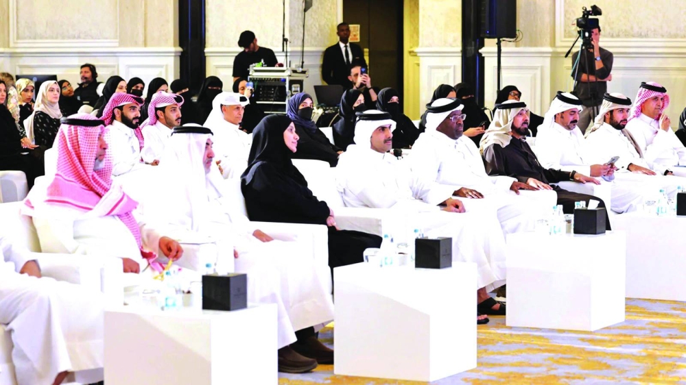 HE Sheikh Abdulrahman bin Hamad al-Thani (center) and other dignitaries