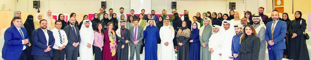 HE the Minister of Public Health Mansoor bin Ebrahim al-Mahmoud and other dignitaries at the launch ceremony of Sehatuha.