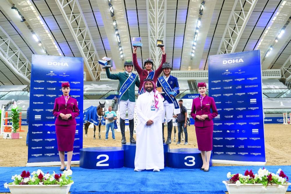 
Mohammed Jaber al-Khayarin, the Event Director, presented the trophies to the winners of the CSI1* Grand Prix International with Jump-off (1.30m). Qatar’s Ibrahim Yousuf al-Mahmoud finished first while Saudi Arabia’s Abdullah Alsharbatly and Kuwait’s Hussain Alkharafi came second and third, respectively. 