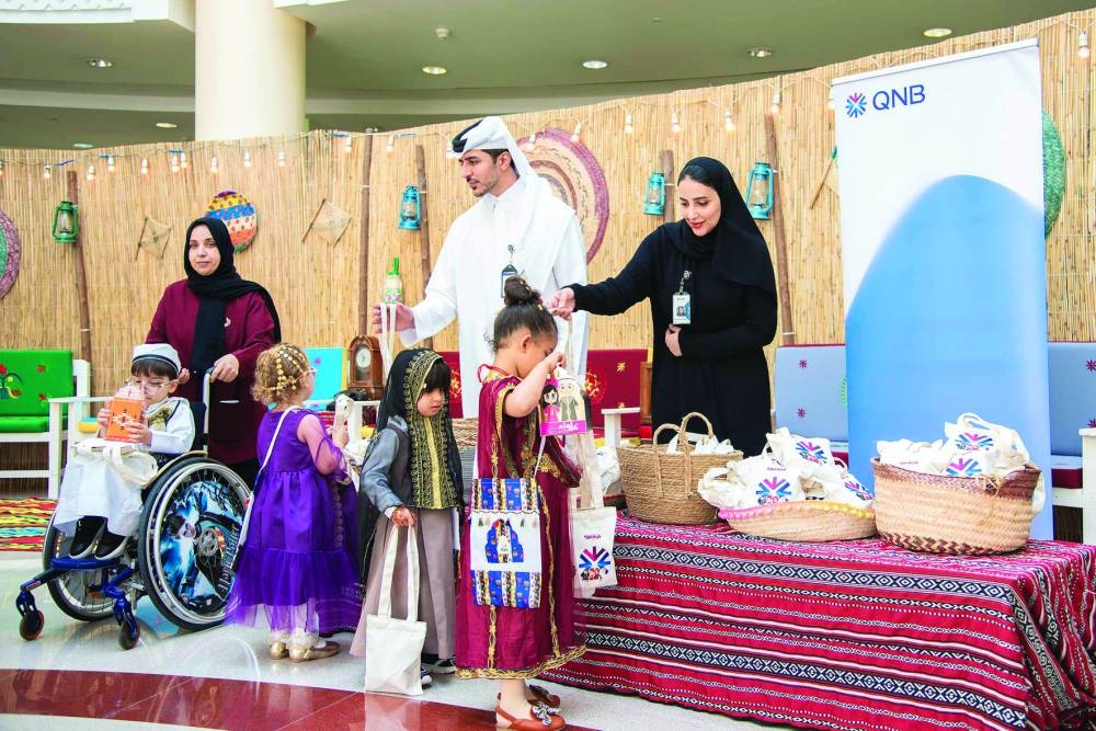 QNB celebrated Garangao night in the presence of employees from the bank’s Corporate Social Responsibility (CSR) Department, children from the Qatar Autism Society, Orphan Care Centre (Dreama), and Al Noor Center for the Blind, who wore colorful traditional outfits to celebrate this occasion in a festive and joyous atmosphere.