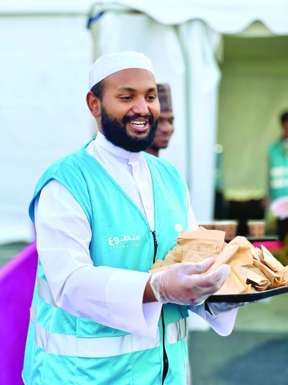 A volunteer at the Zero-Waste Iftar