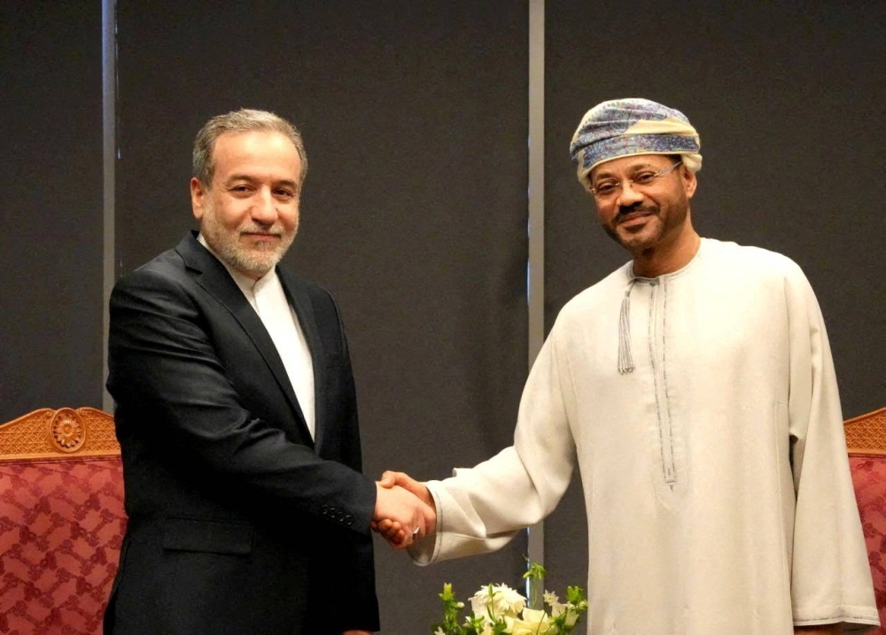 Araghchi meets with Omani Foreign Minister Sayyid Badr al-Busaidi in Muscat, Oman, on Saturday 