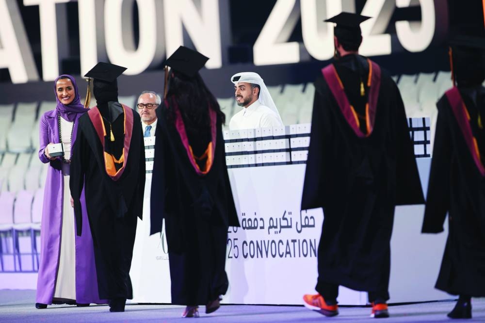 HE Sheikha Hind bint Hamad al-Thani honouring the graduates.