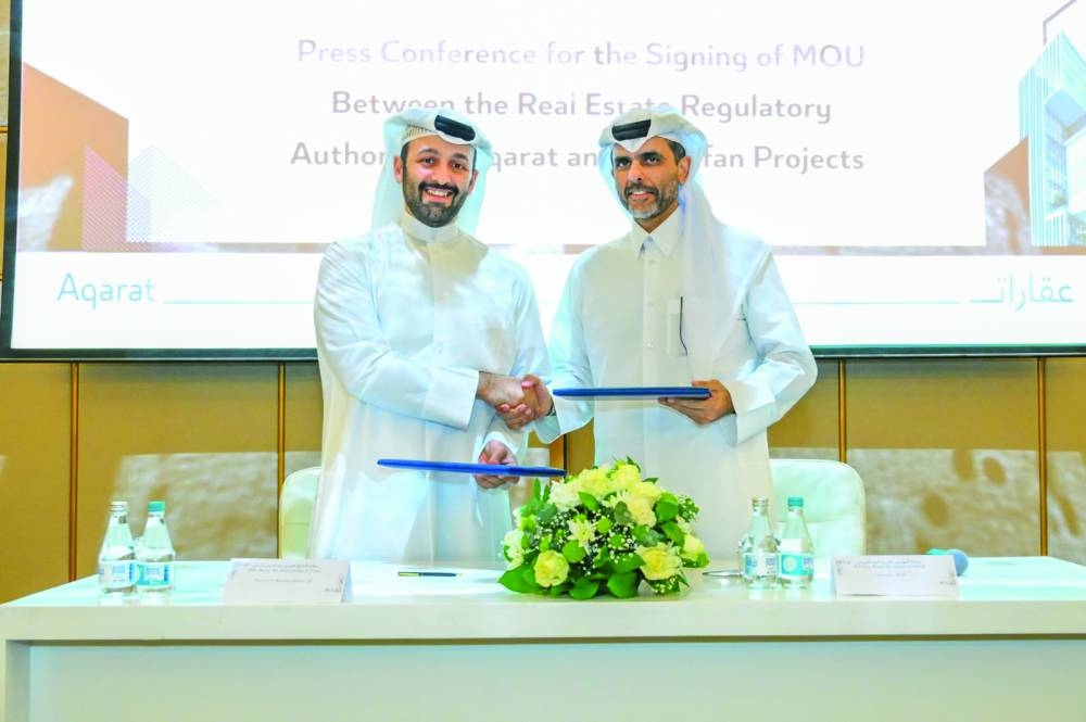 Qatar’s Real Estate Regulatory Authority (Aqarat) has signed a memorandum of understanding with Qetaifan Projects, which is one of the first real estate development companies to express its willingness to comply with the requirements for implementing real estate development projects.