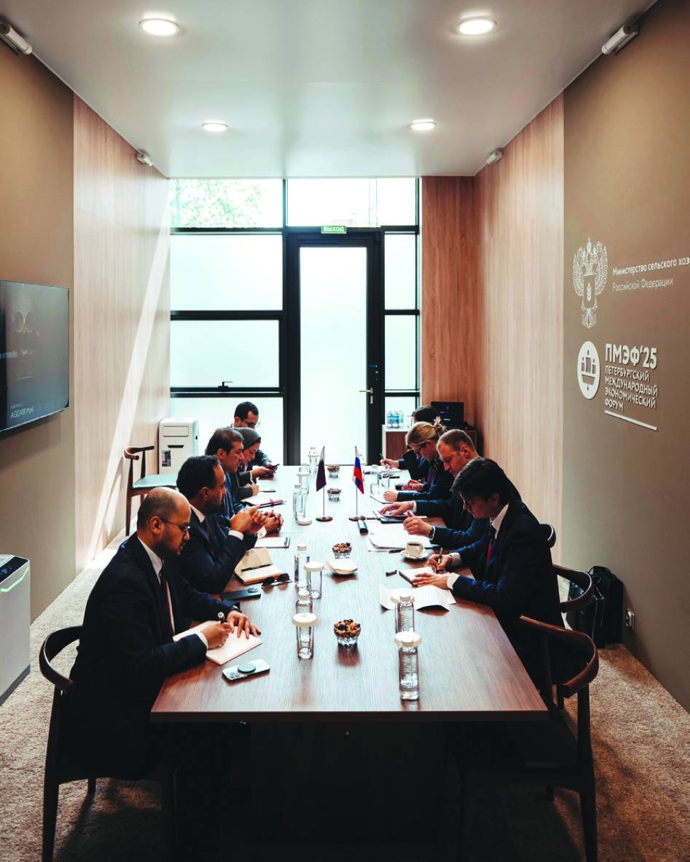 On the sidelines of the forum, HE the Minister of State for Foreign Trade Affairs Dr Ahmed bin Mohamed al-Sayed held bilateral talks with different officials.