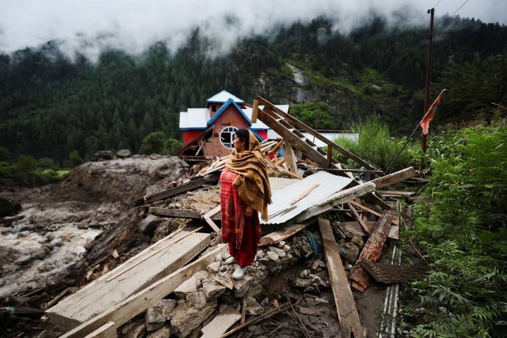 Floods and landslides in Indian Kashmir kill 60, over 200 missing