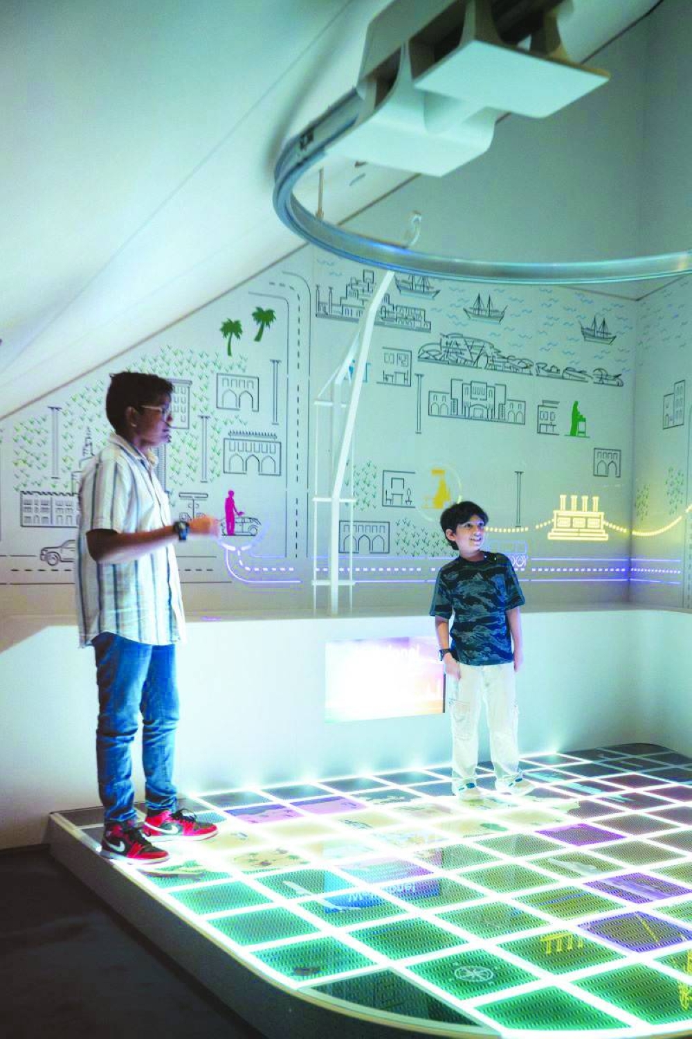 Children accompanied their parents and relatives across front-of-house and behind-the-scenes functions, observing how multidisciplinary teams collaborate to deliver exhibitions, protect collections, and serve visitors, while reinforcing the role of families as first career counselors.