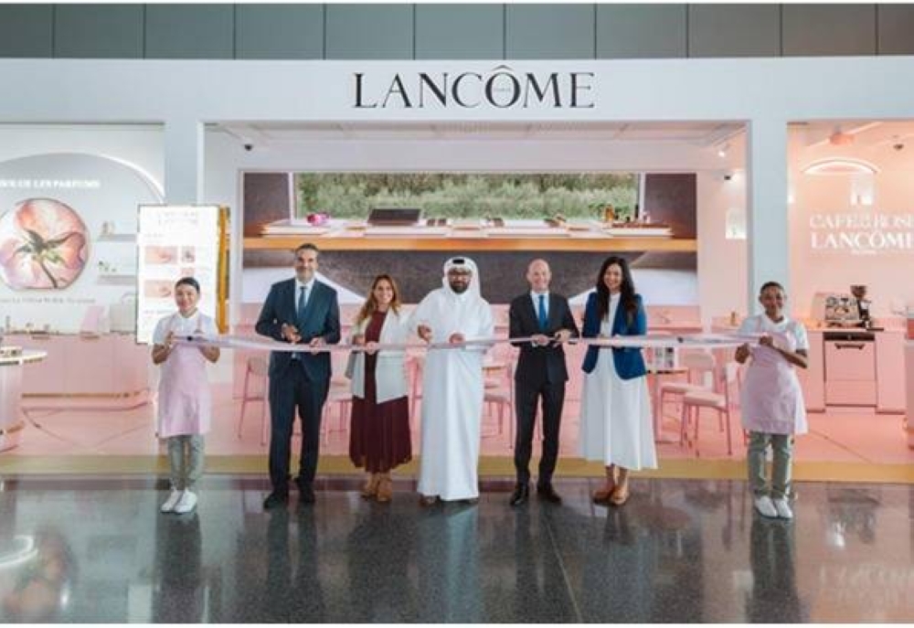 From left to right: 1.

Catia Martins – Managing Director Travel Retail EMEAI 2. Antoine Rizkallah – General Manager Travel Retail MEAI 3. Thabet Musleh – Chief Retail & Hospitality Officer, Qatar Airways Group 4. Emmanuel Goulin – President, L’Oréal Travel Retail 5. Ria Chauhan – Head of Beauty, Qatar Duty Free