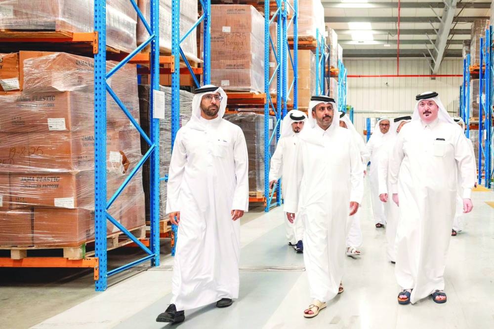 HE the Minister of Commerce and Industry, Sheikh Faisal bin Thani bin Faisal al-Thani, made a field visit to several factories operating in the food and beverage manufacturing sector at the Small and Medium Industries Zone Saturday.