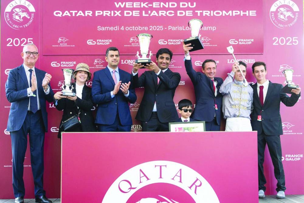 QREC chairman Hamad bin Abdulrahman al-Attiyah presented the Gr 1 PA Qatar Arabian Trophy des Juments trophy to HE Sheikh Hamad bin Joaan al-Thani after a brilliant victory by Shaqab Racing’s Hajmah during the QREC-sponsored Qatar Prix de l’Arc de Triomphe meeting at the ParisLongchamp Racecourse in Paris Saturday.