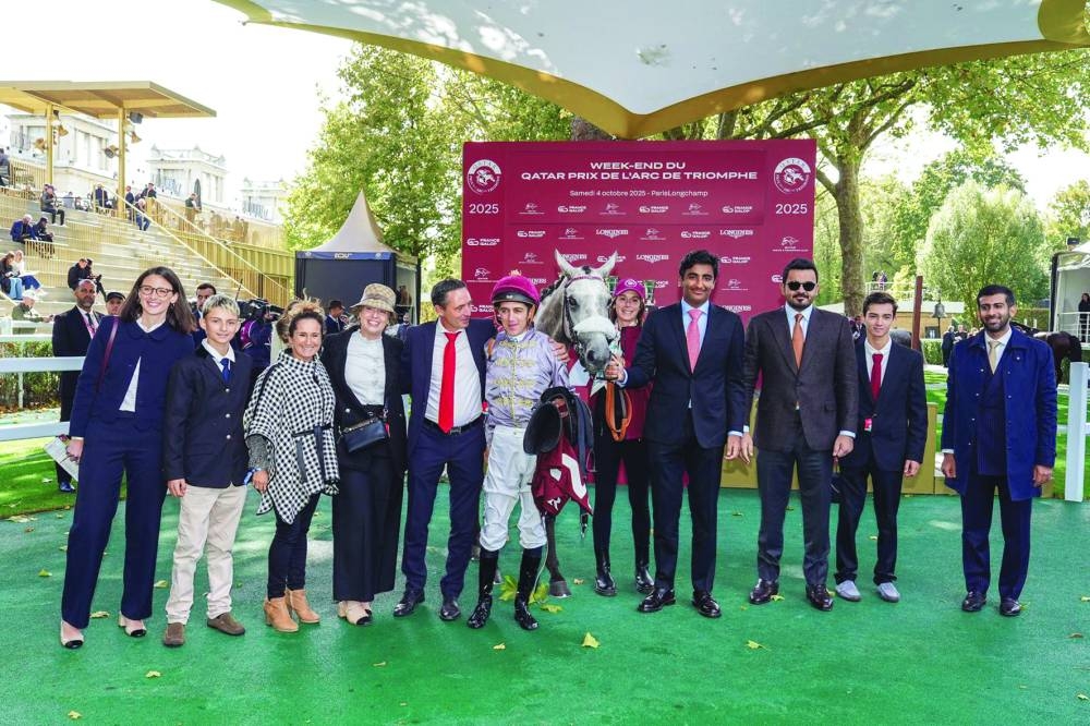 QOC President HE Sheikh Joaan bin Hamad al-Thani and HE Sheikh Hamad bin Joaan al-Thani celebrate Hajmah victory Saturday.