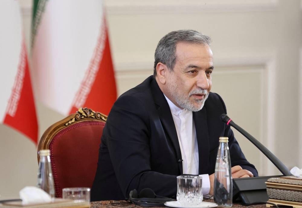 Iranian Foreign Minister Abbas Araghchi speaks during a meeting with foreign ambassadors to Iran, in Tehran, Iran, October 5, 2025. Majid Asgaripour/WANA (West Asia News Agency) via REUTERS   ATTENTION EDITORS - THIS PICTURE WAS PROVIDED BY A THIRD PARTY
