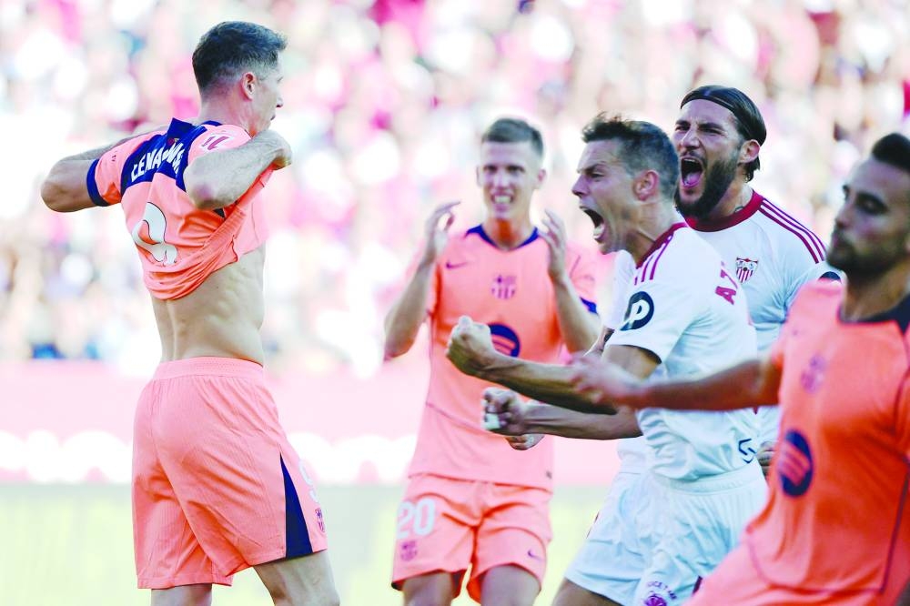 Sevilla rout 'horrendous' Barca in Liga thrashing