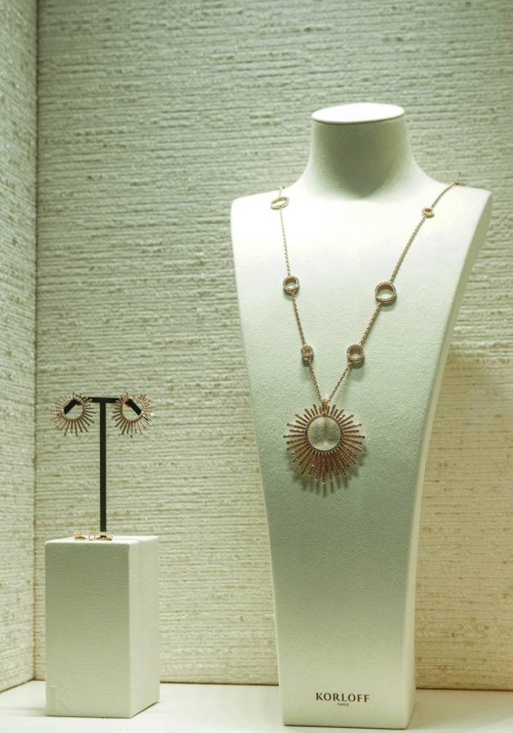 
Each piece expresses Korloff’s signature blend of modern artistry and traditional excellence. 