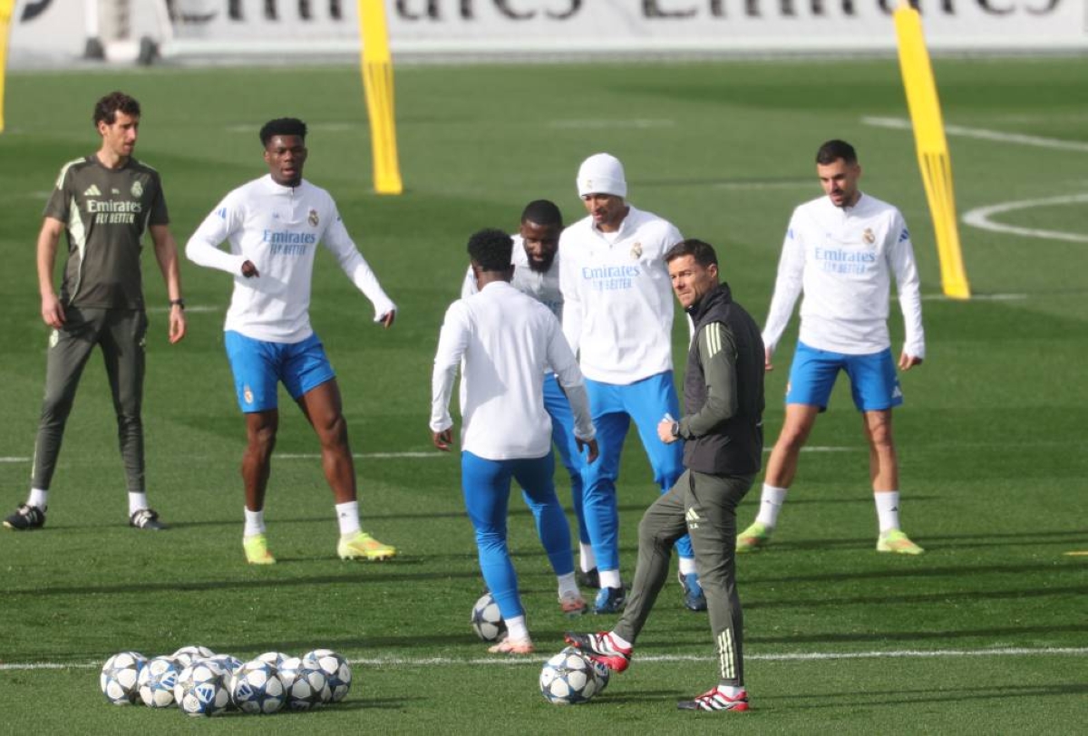 Real Madrid's Spanish coach Xabi Alonso leads a training session on the eve of the UEFA Champions League league phase day 6 football match between Real Madrid CF and Manchester City at the Real Madrid Sports City of Valdebebas, near Madrid on December 9, 2025. (AFP)