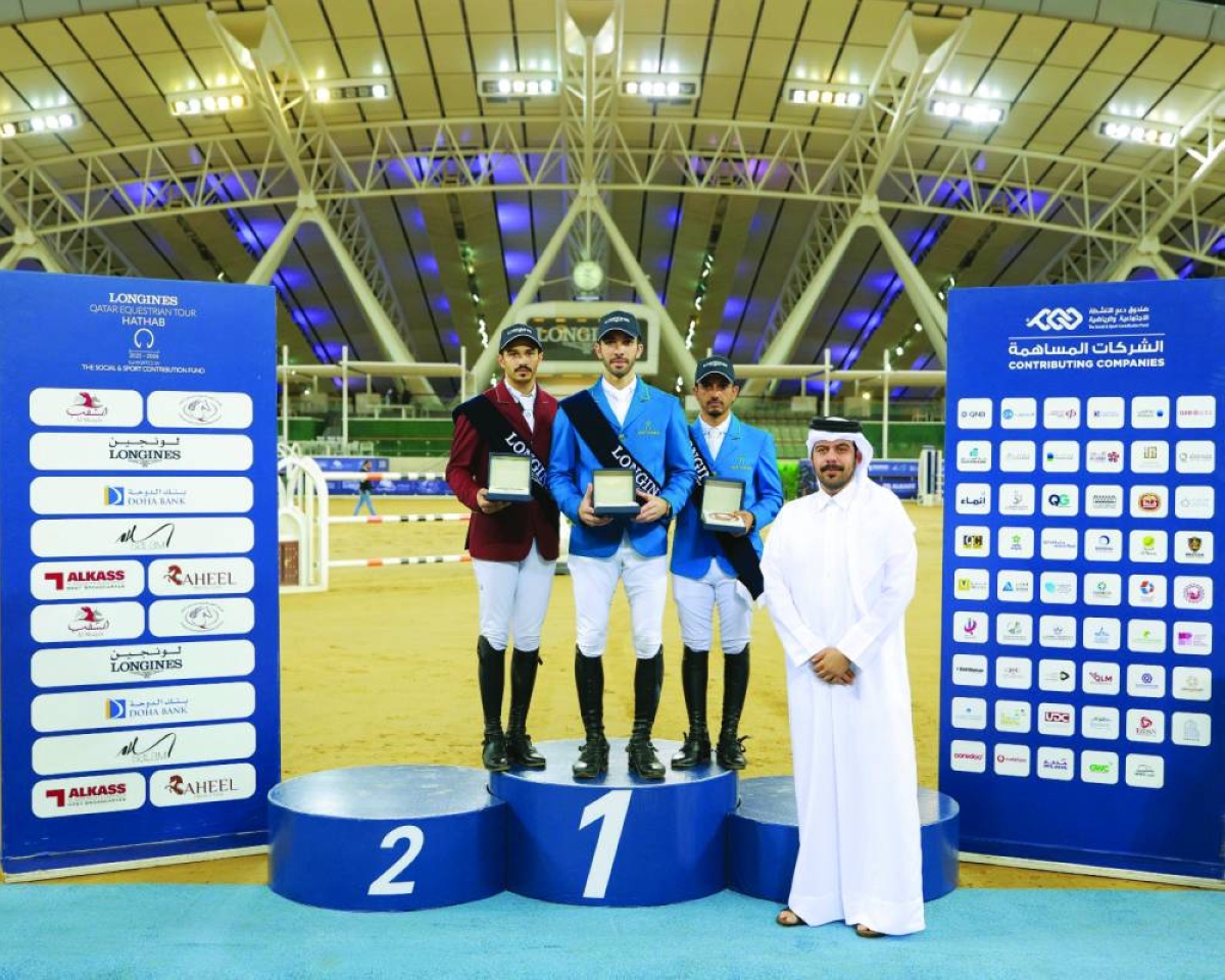 Longines Hathab Event Director Abdullah al-Marri presented the trophies to the Diamond Tour podium winners Khalid Mohammed al-Emadi, Hamad Nasser al-Qadi and Faleh Suwead al-Ajami.