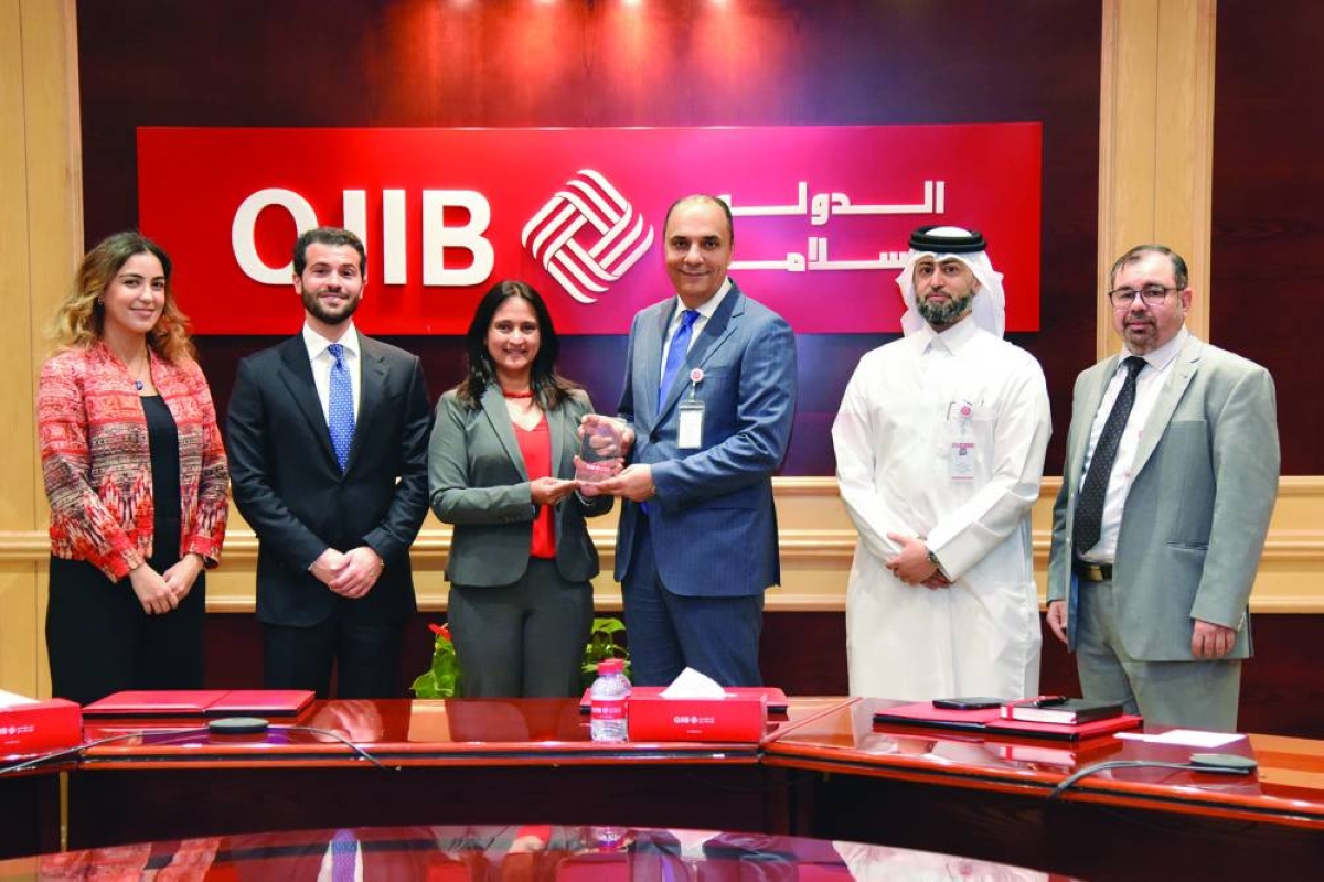 The award was received by QIIB Chief Operations Officer Mohammed Khair Barhoumeh from Seemanti Borkotoky, Head of FI sales Middle East at Citibank, during a ceremony held at QIIB’s headquarters in Doha.
