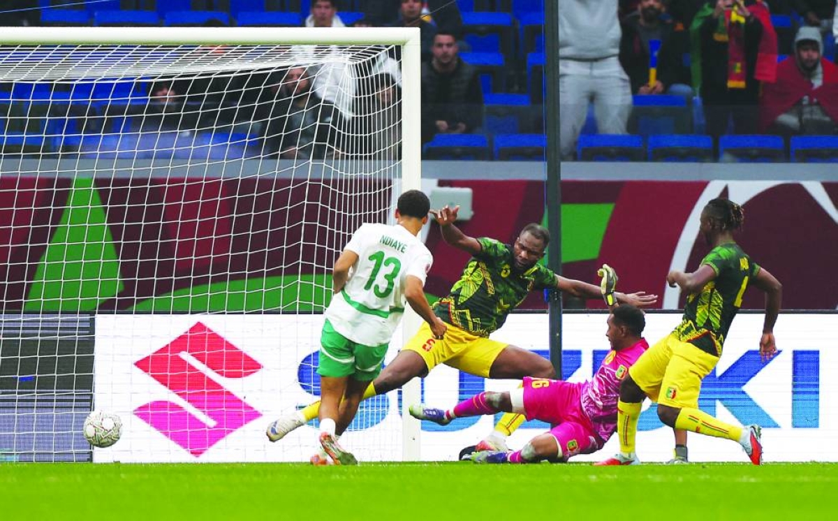 Recalled Ndiaye takes Senegal past 10-man Mali into semis