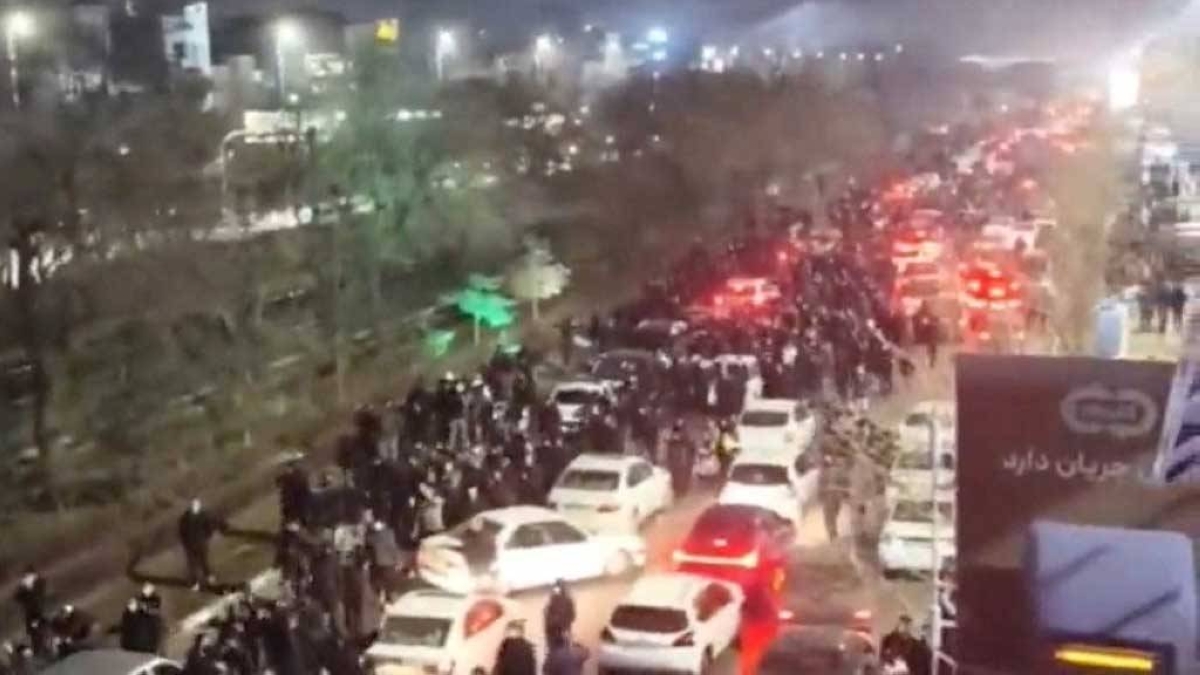 Iran shuts off Internet amid protests in cities