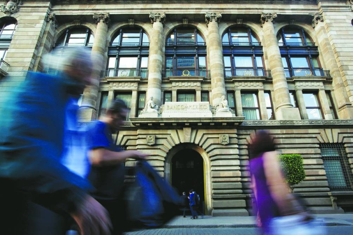 Mexico central bank signals support for interest rate cut pause