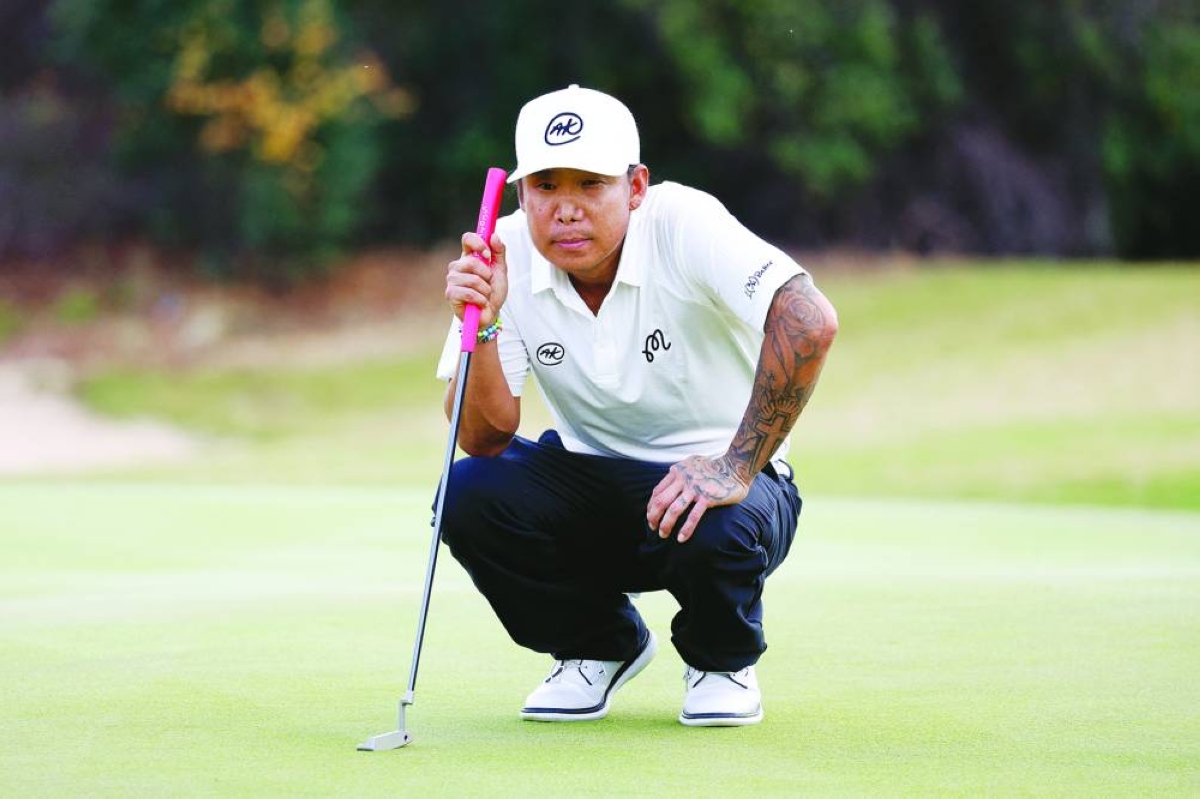 Anthony Kim lines up his putt on the eighteenth green during the second round of the LIV Golf Black Diamond Ranch Tournament at Black Diamond Ranch. 