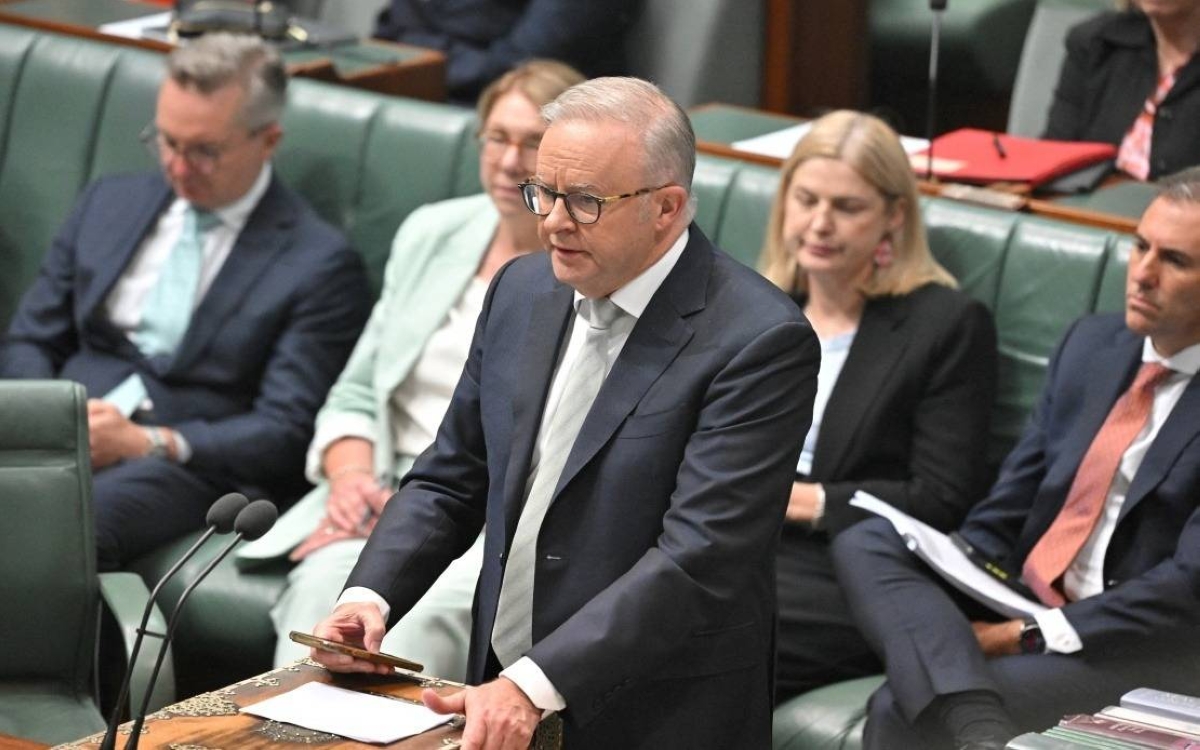 Australia passes tougher laws on guns, hate crimes