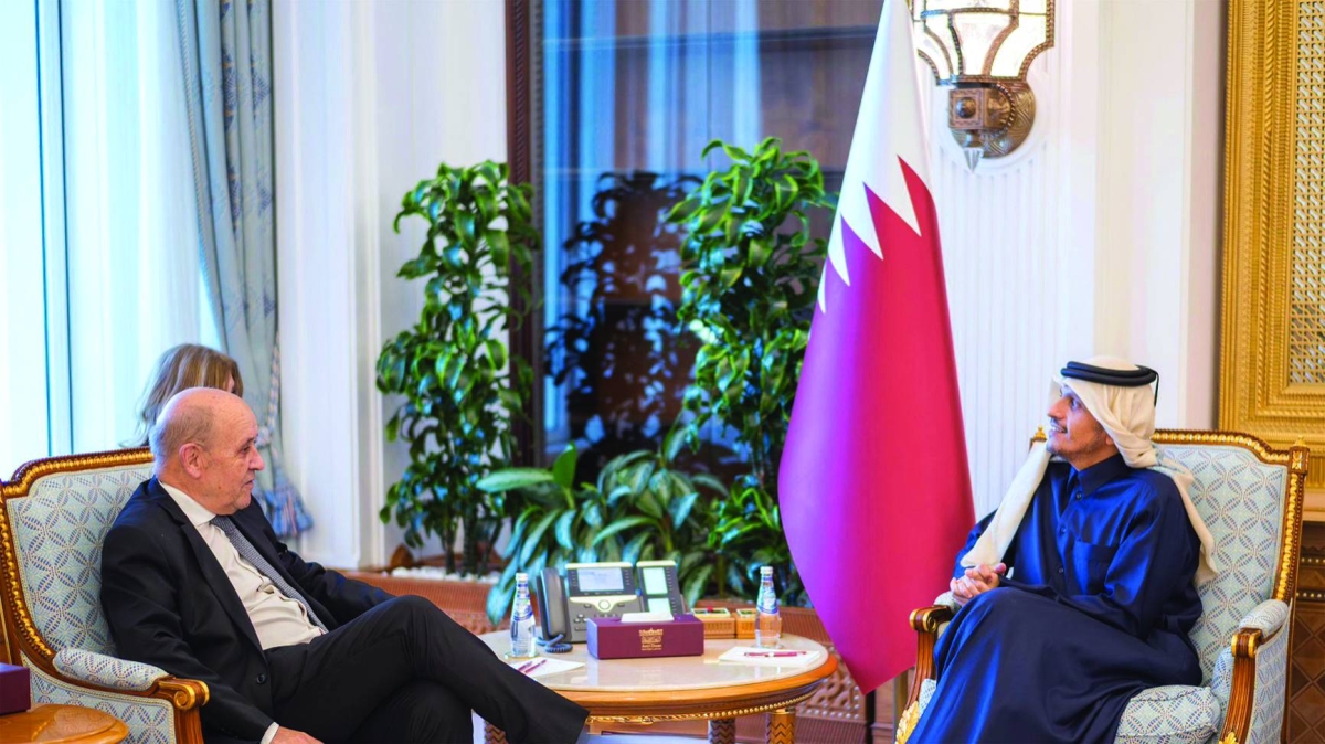 PM, French presidential envoy hold talks