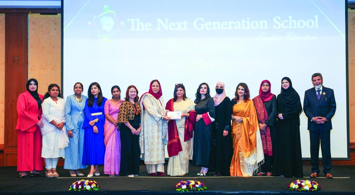 Leadership Team of TNG Al Wukair Primary receiving award