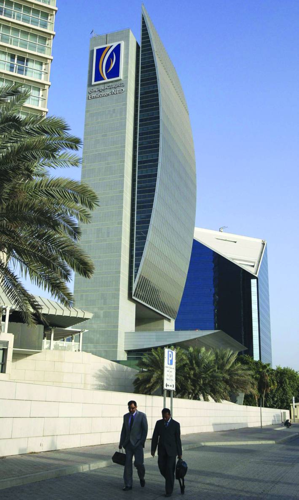 Dubai’s top bank accelerates Asia push as flows surge