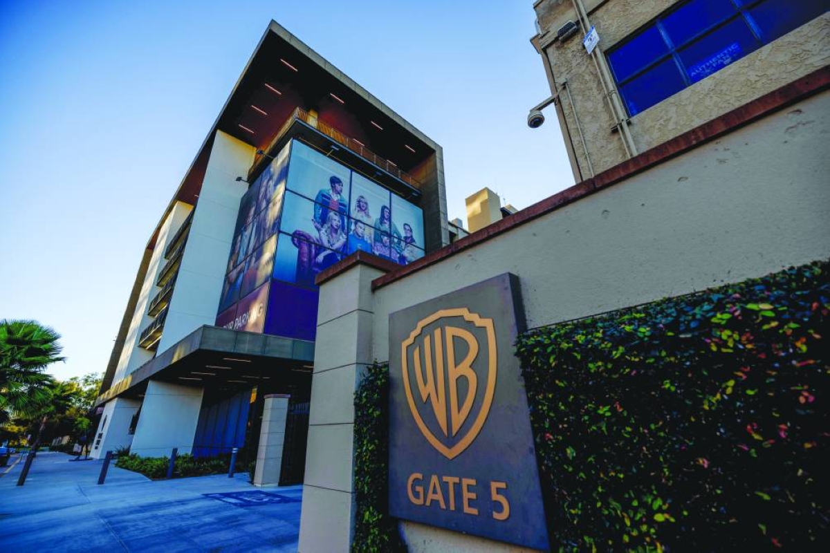 Warner Bros says its board is reviewing new Paramount offer