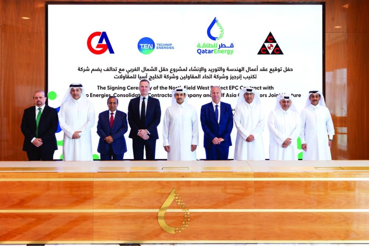Senior executives from QatarEnergy, QatarEnergy LNG, and the EPC contractors with His Excellency Saad bin Sherida al-Kaabi, Minister of State for Energy Affairs and also the President and CEO of QatarEnergy, after winning EPC contract for NFW project.