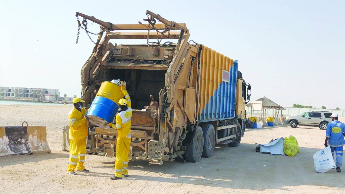 
Garbage collectors help prevent sanitation issues and ensure that communities remain clean and orderly amid the current tensions. 