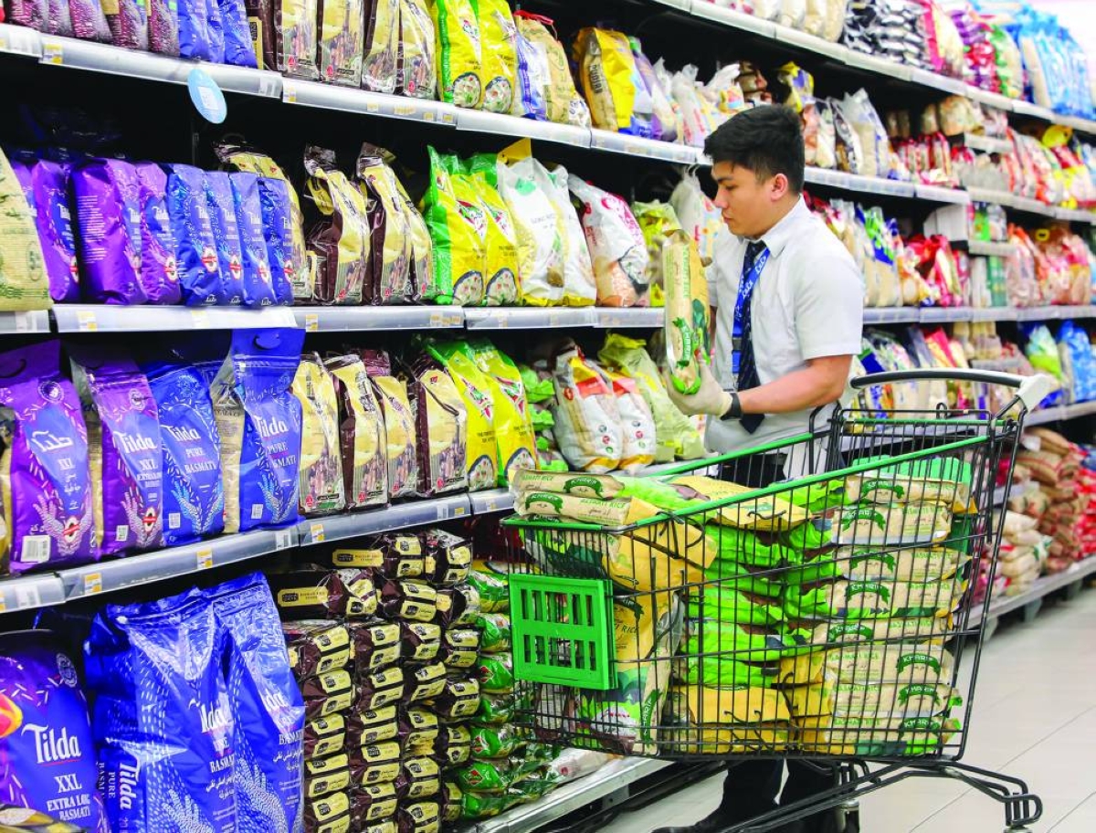 Retail chains scale up deliveries, keep shelves stocked
