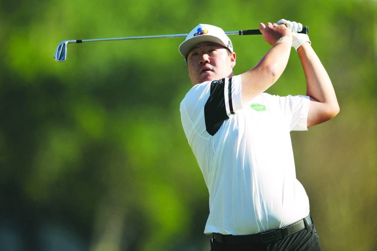 Sungjae Im of South Korea plays his shot from the 17th tee during the third round of the Valspar Championship at Copperhead Course at Innisbrook Resort and Golf Club in Palm Harbor, Florida. (AFP)
