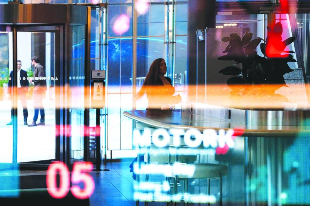 European shares recover after Trump's comments spark de-escalation hopes