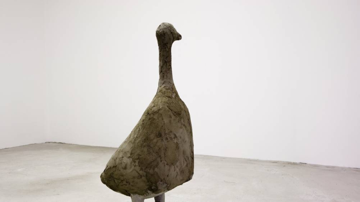 Chung Seoyoung, A GOOSE, 2007, cement, 34x102x38cm, Collection of Gyeonggi Museum of Modern Art.