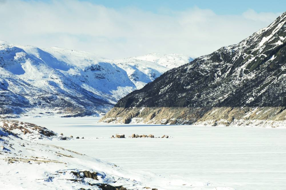 
The reservoir’s water level is visibly low following a season of high power production, with less snow on the surrounding peaks to replenish stores. (Bloomberg) 